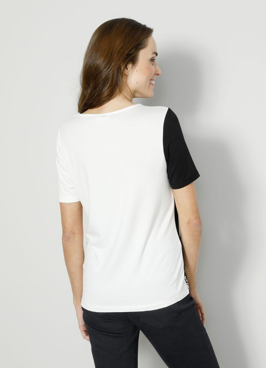 Shirts - Shirt mit hübschem Schmetterlingsmotiv Ansicht 2 Shirts - Shirt mit hübschem Schmetterlingsmotiv, in Größe 038 bis 048, in Farbe SCHWARZ-WEISS Ansicht 2