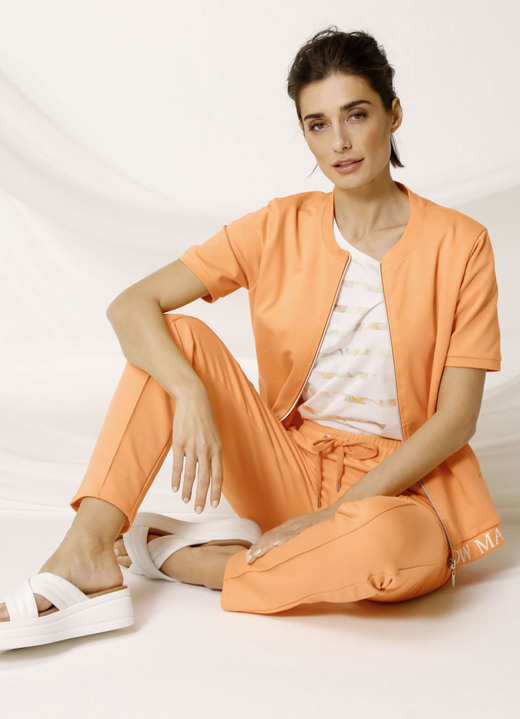 Shirts - Sweatjacke mit Rippenbündchen, in Größe 038 bis 050, in Farbe PFIRSICH Ansicht 3