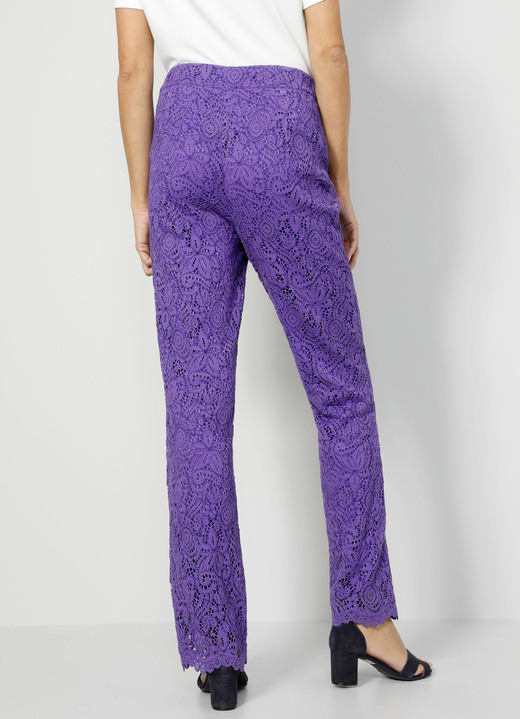 Hosen - Hose aus floraler Spitze Ansicht 2 Hosen - Hose aus floraler Spitze, in Größe 038 bis 046, in Farbe LILA Ansicht 2