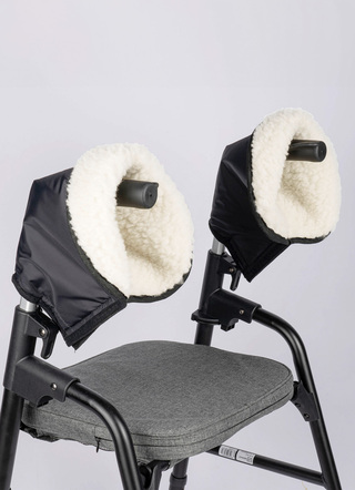 Rollatoren & Rollstühle - Handwärmer mit Schurwolle – Farbe SCHWARZ – Ansicht  Rollatoren & Rollstühle - Handwärmer mit Schurwolle, in Farbe SCHWARZ – Farbe SCHWARZ – Ansicht