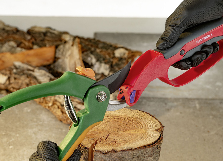 Haushaltshelfer - EASYmaxx Universal-Klingenschärfer, in Farbe ROT-SCHWARZ Ansicht 2