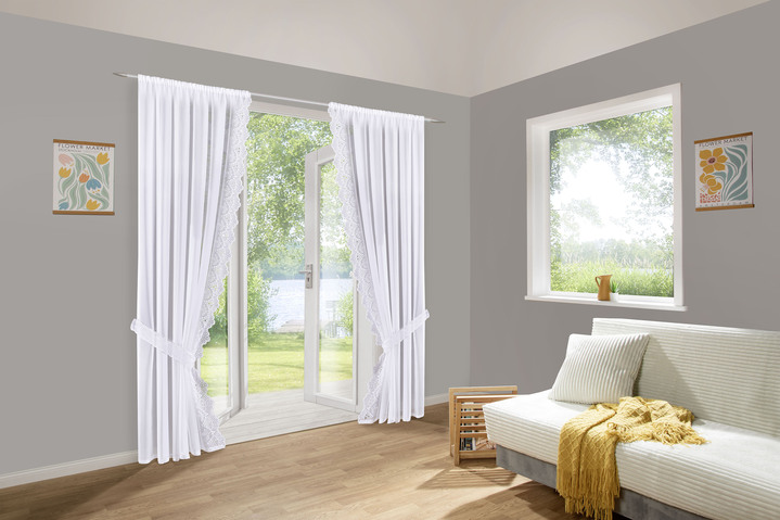 Plauener Stickerei - Fensterdekoration mit aufwendiger Plauener Stickerei Ansicht 4 Plauener Stickerei - Fensterdekoration mit aufwendiger Plauener Stickerei, in Größe 320 (Seitenschal-Garnitur, H100xB70 cm) bis 783 (Kurzstore, H44xB300 cm), in Farbe CREME Ansicht 4