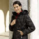 Kurz - Funktionsjacke mit geklebten Kammern – Farbe SCHWARZ – Ansicht 2 Kurz - Funktionsjacke mit geklebten Kammern, in Größe 034 bis 052, in Farbe SCHWARZ – Farbe SCHWARZ – Ansicht 2