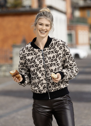 Kurzjacke aus Teddyplüsch