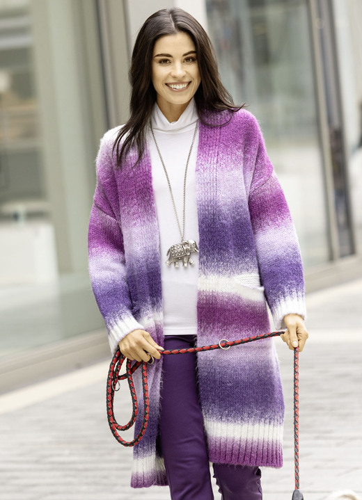 Strickjacken - Strickmantel aus flauschigem Effektgarn, in Größe L(44/46) bis XS(32/34), in Farbe LILA-BEERE-ECRU Ansicht 2