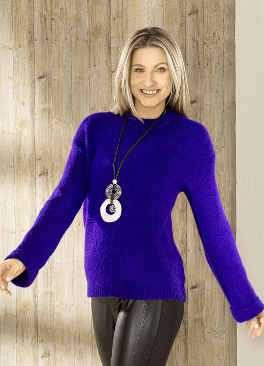Basics - Pullover in flauschig weichem Griff, in Größe L(44/46) bis XS(32/34), in Farbe ULTRAVIOLETT Ansicht 2