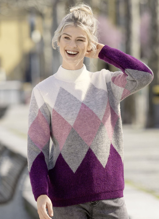 Langarm - Pullover in sehr flauschiger Qualität, in Größe L(44/46) bis XS(32/34), in Farbe BEERE-GRAU-ECRU Ansicht 1