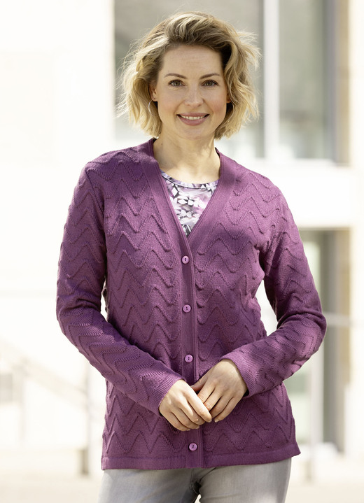 Basics - Strickjacke mit dekorativer Struktur, in Größe 038 bis 054, in Farbe MAUVE Ansicht 4