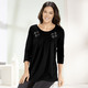 3/4-Arm - Longshirt mit Zierplättchen in 3 Farben, in Größe 038 bis 056, in Farbe SCHWARZ – Farbe SCHWARZ – Ansicht 1