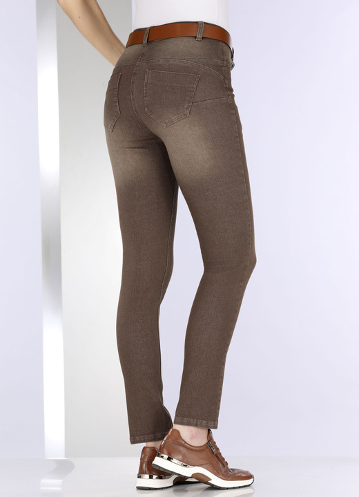 Hosen - Jeans mit Push-up-Effekt, in Größe 017 bis 050, in Farbe DUNKELBLAU Ansicht 15