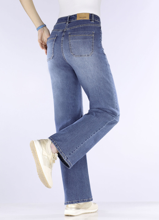 Hosen mit Knopf- und Reißverschluss - Jeans mit modischen Vordertaschen, in Größe 017 bis 050, in Farbe JEANSBLAU Ansicht 4