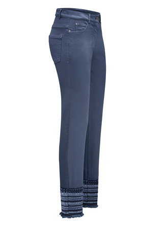 Hose mit aufwendiger Stickerei im Ethno-Stil
