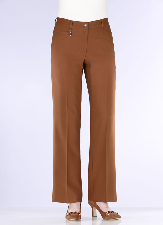 Hosen mit Knopf- und Reißverschluss - Elegante Hose mit apartem Zieranhänger, in Größe 019 bis 054, in Farbe COGNAC Ansicht 3