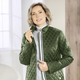 Kurz - Jacke mit Rautenstepp – Farbe OLIV – Ansicht 2 Kurz - Jacke mit Rautenstepp, in Größe 038 bis 054, in Farbe KOBALTBLAU – Farbe OLIV – Ansicht 2
