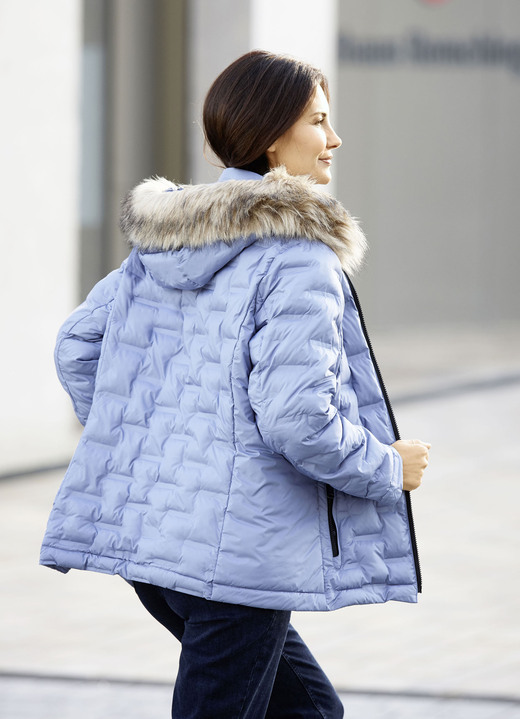 Damenmode - Funktionsjacke mit geklebten Kammern Ansicht 4 Damenmode - Funktionsjacke mit geklebten Kammern, in Größe 034 bis 052, in Farbe BLEU Ansicht 4