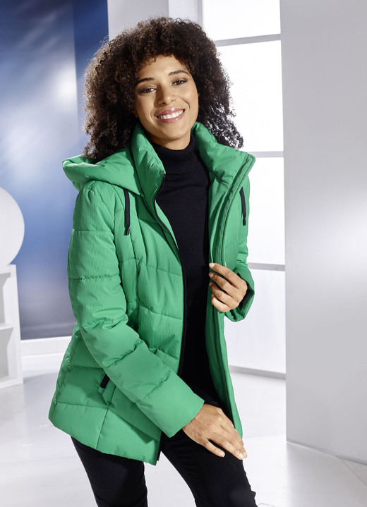 Winterjacken - Jacke mit Reißverschlussleiste, in Größe 034 bis 052, in Farbe OPALGRÜN Ansicht 3