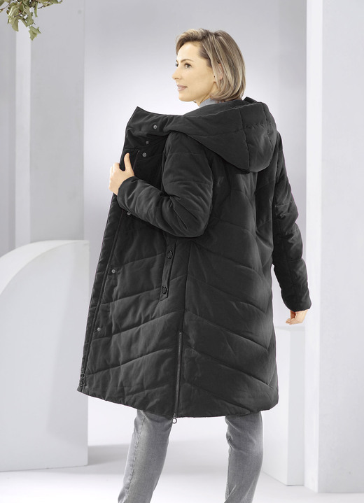 Wintermäntel - Kurzmantel aus recycelten Fasern, in Größe 036 bis 054, in Farbe ZYKLAM Ansicht 4