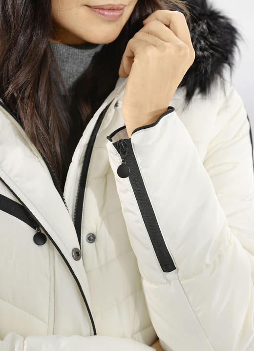 Wintermäntel - Kurzmantel mit Kunstpelz-Innenausstattung in der Kapuze, in Größe 034 bis 052, in Farbe NATUR Ansicht 5