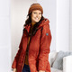Winterjacken - Longjacke mit umschlagbarem Regenschild – Farbe KÜRBIS – Ansicht 1 Winterjacken - Longjacke mit umschlagbarem Regenschild, in Größe 036 bis 052, in Farbe KÜRBIS – Farbe KÜRBIS – Ansicht 1
