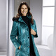 Winterjacken - Longjacke mit abnehmbarer Kapuze – Farbe SMARAGDGRÜN – Ansicht 3 Winterjacken - Longjacke mit abnehmbarer Kapuze, in Größe 036 bis 054, in Farbe VIOLETT – Farbe SMARAGDGRÜN – Ansicht 3