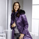 Winterjacken - Longjacke mit abnehmbarer Kapuze – Farbe VIOLETT – Ansicht 3 Winterjacken - Longjacke mit abnehmbarer Kapuze, in Größe 036 bis 054, in Farbe VIOLETT – Farbe VIOLETT – Ansicht 3