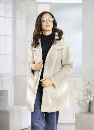 Jacke mit aparter Kragenlösung