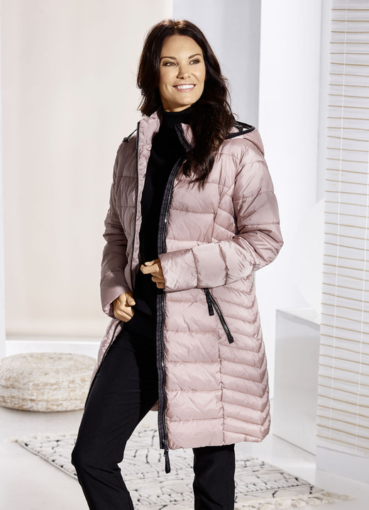 Lang - Kurzmantel mit abnehmbarer Kapuze Ansicht 2 Lang - Kurzmantel mit abnehmbarer Kapuze, in Größe 034 bis 052, in Farbe ROSENHOLZ Ansicht 2