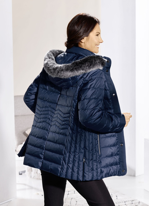 Winterjacken - Jacke mit abnehmbarer Kapuze, in Größe 036 bis 054, in Farbe NAVY Ansicht 3