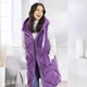 Winterjacken - Longweste mit fester Kapuze – Farbe AMETHYST – Ansicht 2 Winterjacken - Longweste mit fester Kapuze, in Größe 034 bis 052, in Farbe AMETHYST – Farbe AMETHYST – Ansicht 2