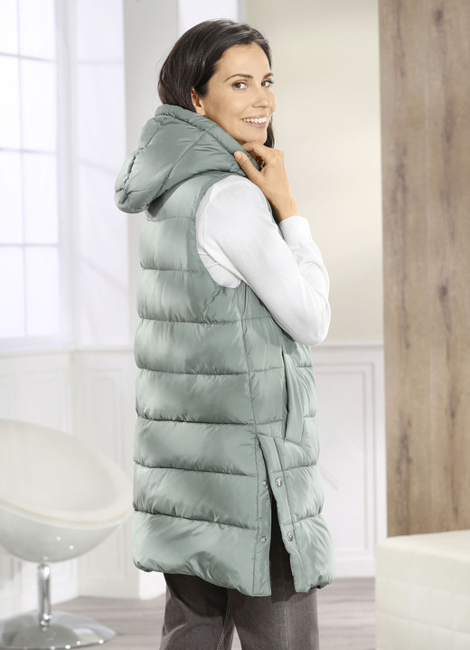 Winterjacken - Weste mit fester Kapuze, in Größe 038 bis 052, in Farbe RESEDAGRÜN Ansicht 4
