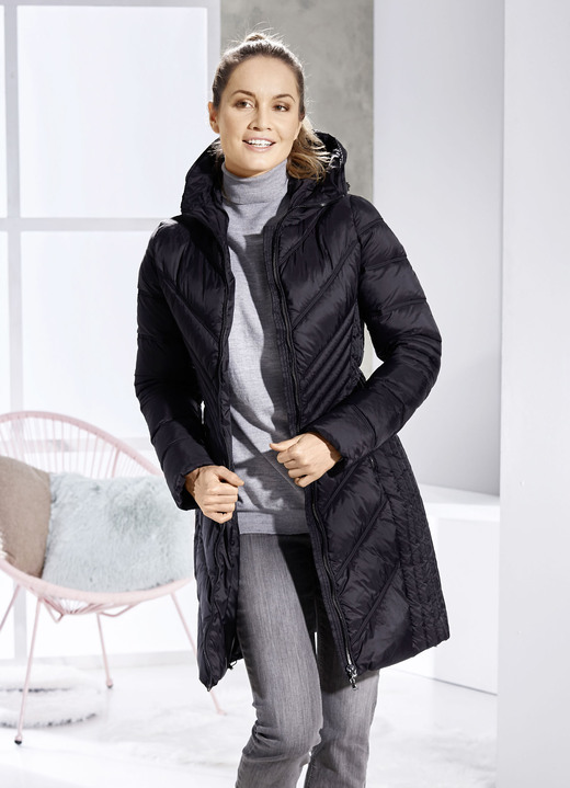 Wintermäntel - Kurzmantel mit fester Kapuze Ansicht 2 Wintermäntel - Kurzmantel mit fester Kapuze, in Größe 034 bis 052, in Farbe SCHWARZ Ansicht 2