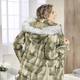 Winterjacken - Jacke mit Dessin in Kunstpelz-Optik, in Größe 036 bis 052, in Farbe GRÜN-CREME – Farbe GRÜN-CREME – Ansicht 2