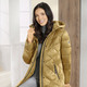 Damenmode - Funktions-Kurzmantel mit abnehmbarer Kapuze – Farbe MESSING – Ansicht 2 Damenmode - Funktions-Kurzmantel mit abnehmbarer Kapuze, in Größe 036 bis 054, in Farbe MESSING – Farbe MESSING – Ansicht 2