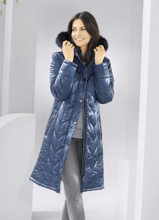 Wintermäntel - Mantel mit figurfreundlicher Längssteppung, in Größe 036 bis 052, in Farbe AZURBLAU Ansicht 2