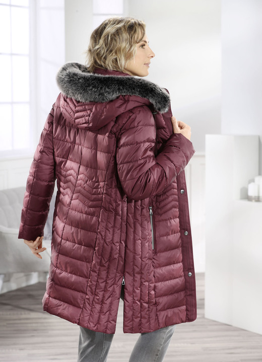 - Kurzmantel mit seitlicher Längssteppung, in Größe 038 bis 056, in Farbe KASTANIE Ansicht 2