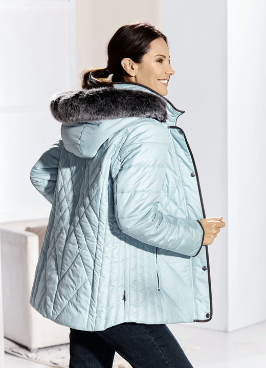 Winterjacken - Jacke mit figurfreundlicher Längssteppung seitlich, in Größe 036 bis 054, in Farbe GLETSCHER Ansicht 3