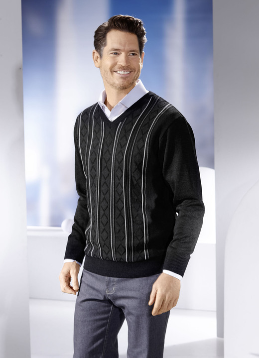 Gemustert - V-Pullover mit Strukturdessin in 3 Farben Ansicht 4 Gemustert - V-Pullover mit Strukturdessin in 3 Farben, in Größe 046 bis 062, in Farbe MARINE Ansicht 4