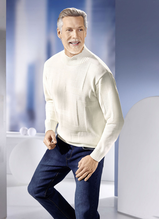 Uni - Pullover mit Strukturdessin in 3 Farben, in Größe 046 bis 062, in Farbe MARINE Ansicht 2