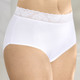 Slips - Viererpack Slips mit elastischem Spitzenbund – Farbe WEISS – Ansicht 2 Slips - Viererpack Slips mit elastischem Spitzenbund, in Größe 038 bis 052, in Farbe WEISS – Farbe WEISS – Ansicht 2