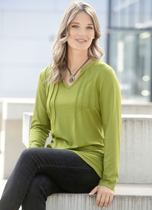 Langarm - Shirt mit Biesen im Vorderteil, in Größe 038 bis 052, in Farbe KIWIGRÜN Ansicht 3