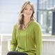Langarm - Shirt mit Biesen im Vorderteil, in Größe 038 bis 052, in Farbe KIWIGRÜN – Farbe KIWIGRÜN – Ansicht 3