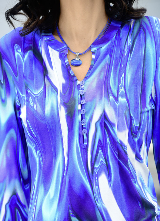 Tuniken - Shirt-Tunika mit attraktiver Biesenzier, in Größe 036 bis 054, in Farbe ROYALBLAU-WEISS-SMARAGDGRÜN-BUNT Ansicht 2