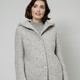 Lang - Longjacke mit fester Kapuze – Farbe HELLGRAU-ECRU – Ansicht 1 Lang - Longjacke mit fester Kapuze, in Größe 038 bis 052, in Farbe HELLGRAU-ECRU – Farbe HELLGRAU-ECRU – Ansicht 1