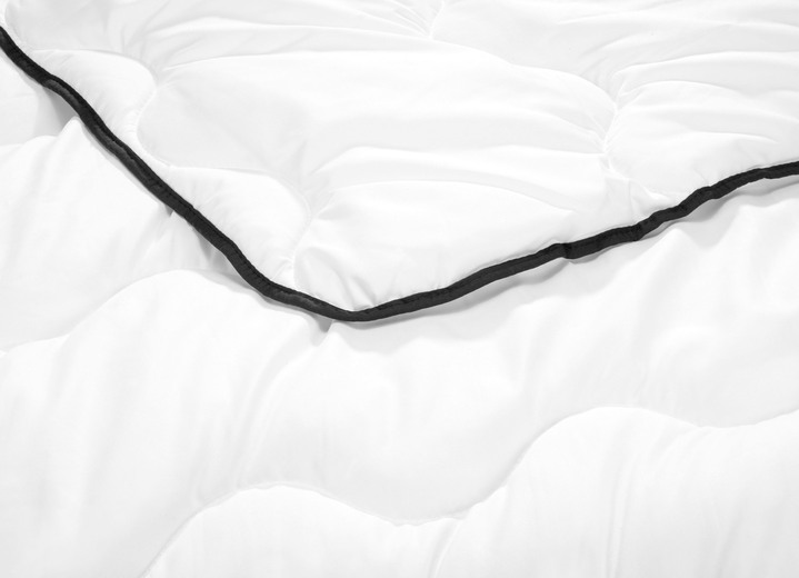 Bettwaren - Bettwarenprogramm aus dem Hause biberna mit schwarzer Biese, in Größe 103 (Decke, 135/200 cm) bis 110 (Decke, 155/220 cm), in Farbe WEISS Ansicht 4