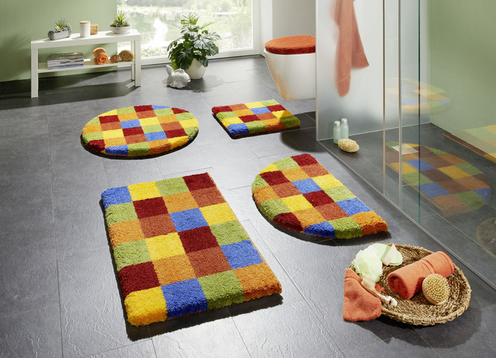 Badgarnituren - Badgarnitur mit bunten Dessin von Grund, in Größe 100 (Vorleger halbrund, 50/ 80 cm) bis 112 (WC-Deckelbezug, 47/ 50 cm), in Farbe KARO BUNT Ansicht 2