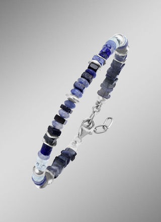 Armband für strahlende Farbvielfalt am Handgelenk