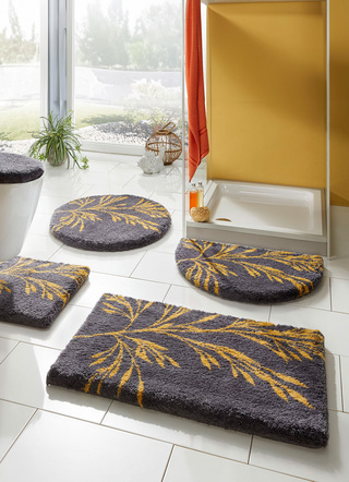 Grund - Badgarnitur mit rutschhemmender Latexierung, in Größe 100 (Vorleger halbrund, 50/ 80 cm) bis 112 (WC-Deckelbezug, 47/ 50 cm), in Farbe TAUPE – Farbe GRAU – Ansicht 