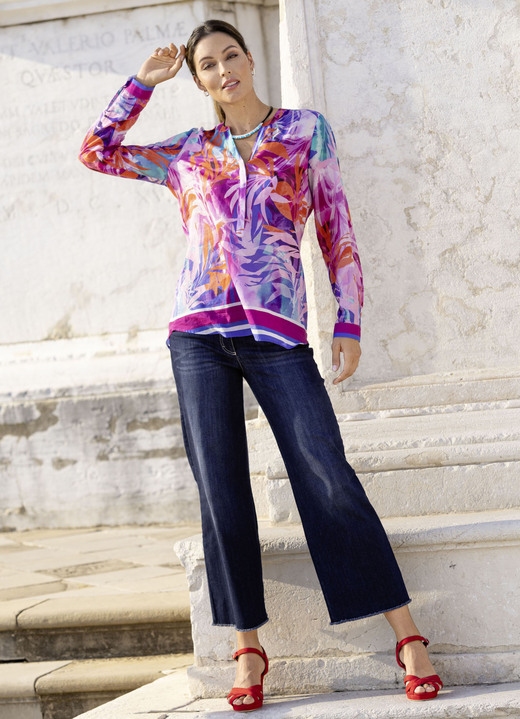 Hosen mit Knopf- und Reißverschluss - Jeans mit modischer Beinweite, in Größe 018 bis 052, in Farbe JEANSBLAU Ansicht 12