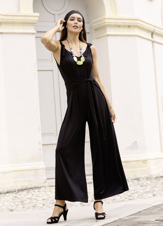 Freizeitkleider - Jumpsuit mit angenähtem Hüftbindegürtel in 3 Farben Ansicht 3 Freizeitkleider - Jumpsuit mit angenähtem Hüftbindegürtel in 3 Farben, in Größe 034 bis 050, in Farbe SCHWARZ Ansicht 3