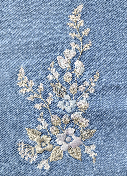 Hosen mit Knopf- und Reißverschluss - Jeans mit floraler Stickerei, in Größe 018 bis 052, in Farbe JEANSBLAU Ansicht 2